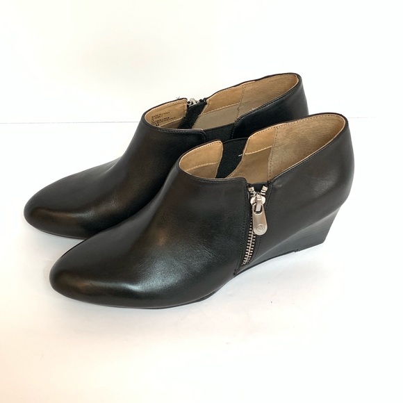 adrienne vittadini wedge booties